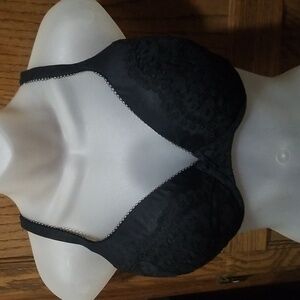 Victoria Secret's Black Laced 32DDD